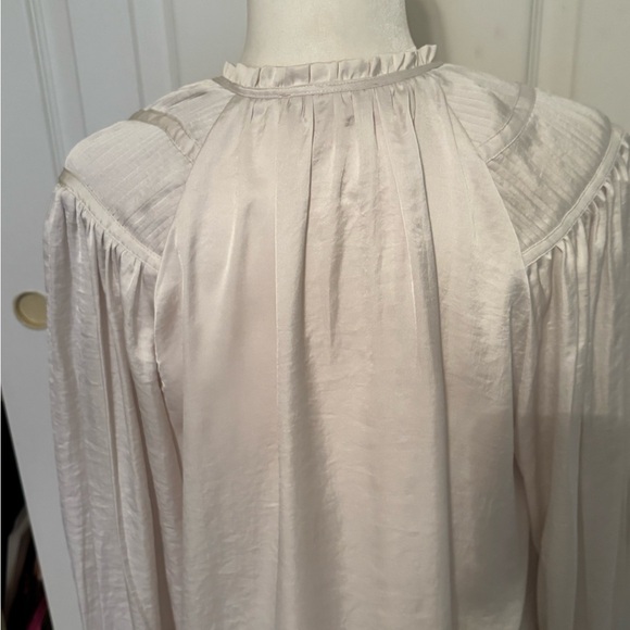 PHILOSOPHY Champagne Pleated Shoulders Blouse Size Large - Picture 8 of 10